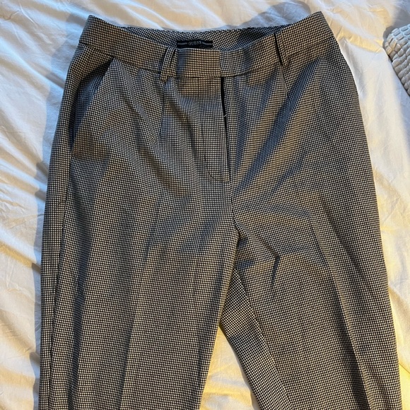 GUESS Pants - Picture 2 of 5